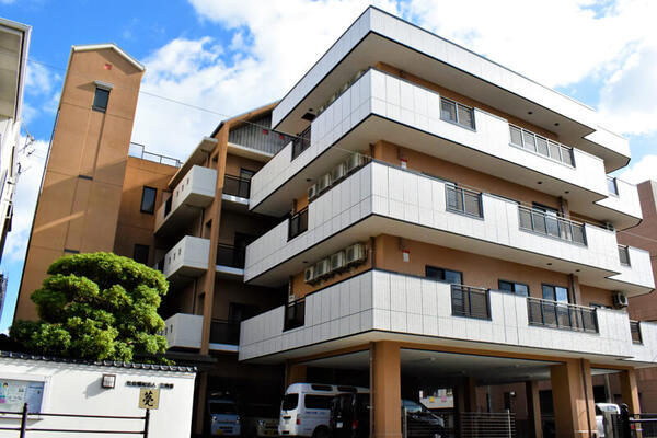 特別養護老人ホーム 甍（常勤）の介護職求人の写真