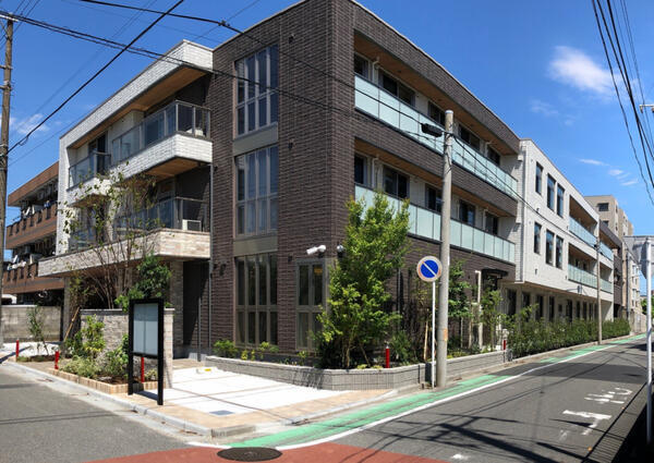 住宅型有料老人ホームさくら（正社員）の介護職求人メイン写真2