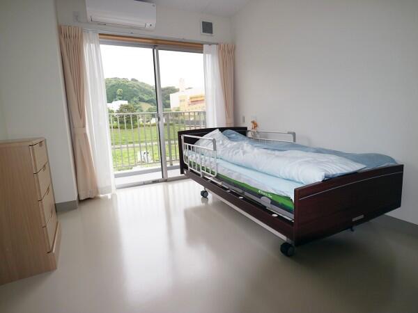 特別養護老人ホーム 薬師の園（常勤）の介護福祉士求人メイン写真2