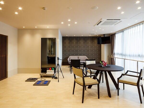 介護付有料老人ホーム チャームプレミア目白お留山（常勤）の介護職求人メイン写真4