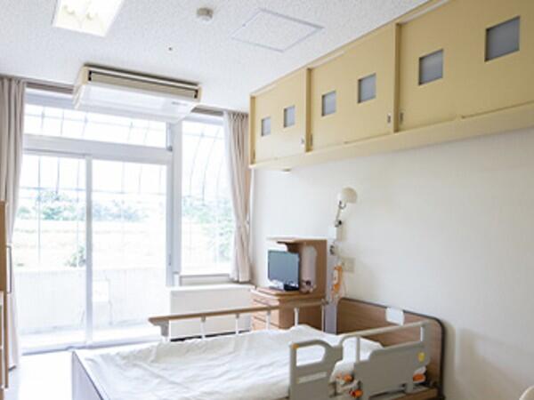 介護老人保健施設 ローズむらやま（常勤）の介護福祉士求人メイン写真2