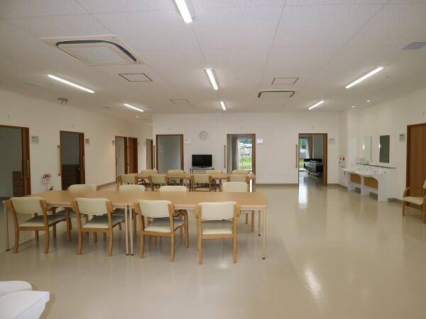 特別養護老人ホーム 薬師の園（常勤）の介護福祉士求人メイン写真3