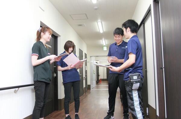 IKOIナーシングホーム藤阪（常勤）の理学療法士求人メイン写真2