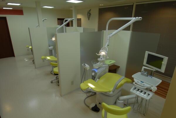 アートデンタルクリニック（常勤）の歯科助手求人メイン写真2