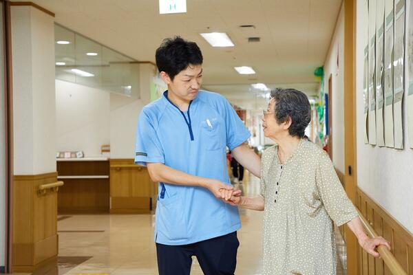 介護老人保健施設 クローバー悠苑（常勤）　の介護福祉士求人メイン写真3