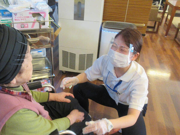 介護付有料老人ホーム 花咲池田21(パート) の介護職求人サブ写真1