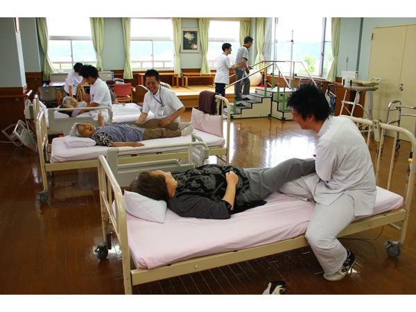介護老人保健施設　山鹿リハビリセンター（常勤）の准看護師求人メイン写真2