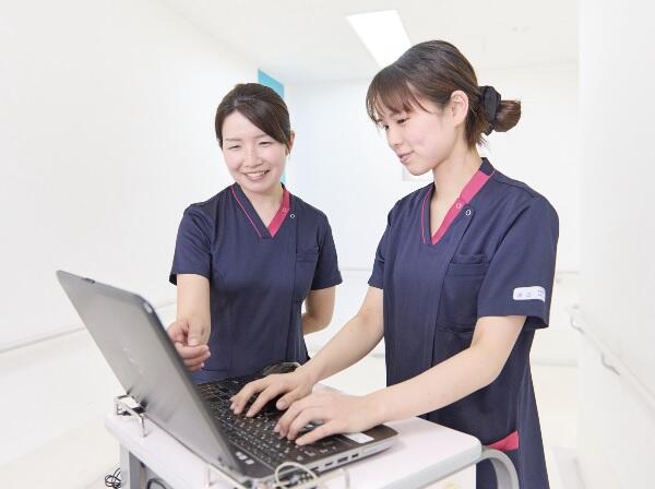 横浜新緑総合病院（病棟/常勤）の看護師求人メイン写真4