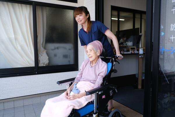 住宅型有料老人ホーム ナーシングホーム十和音藤阪（常勤） の介護職求人サブ写真1