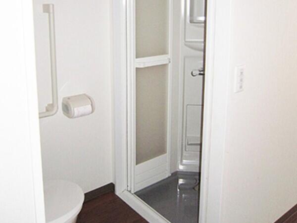 住宅型有料老人ホーム コンチネンタル西淀（夜勤専従/パート）の介護職求人メイン写真5