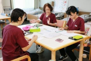 老人保健施設 マイライフ尾根道（常勤）の介護職求人メイン写真5