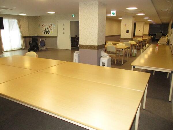 住宅型有料老人ホーム　幸 PREMIUM 高槻西冠（施設長候補/常勤）の介護福祉士求人メイン写真4