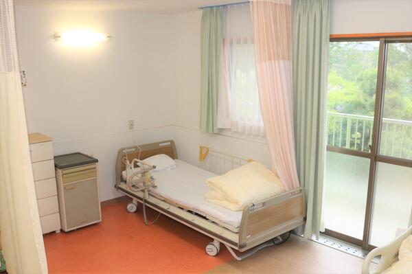 特別養護老人ホーム 松みどりホーム（常勤）の介護福祉士求人メイン写真2