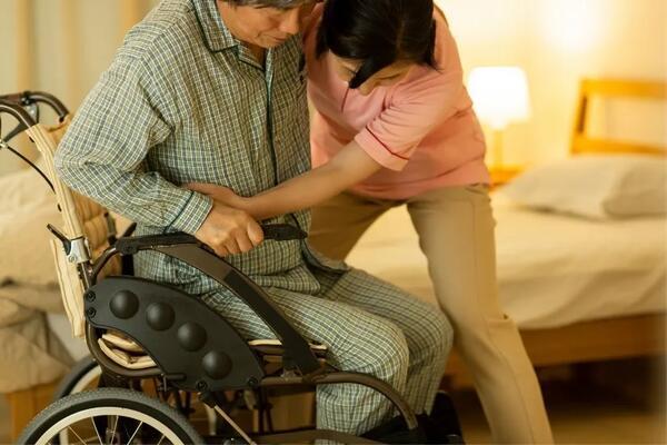 介護老人保健施設 ユーアイビラ（常勤）の介護職求人の写真