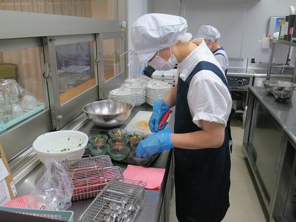 特別養護老人ホーム いずみ芙蓉苑（厨房/正社員）の調理師/調理員求人の写真