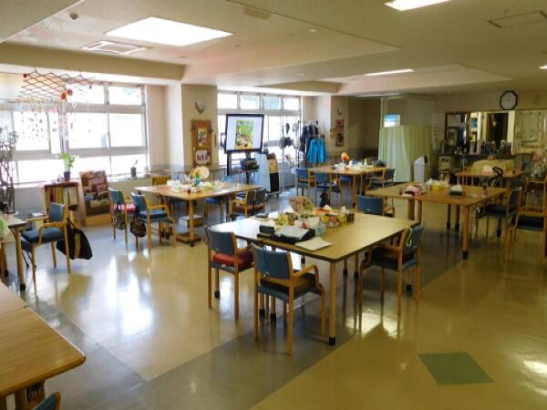 慈啓会老人保健施設（常勤）の看護師求人メイン写真3