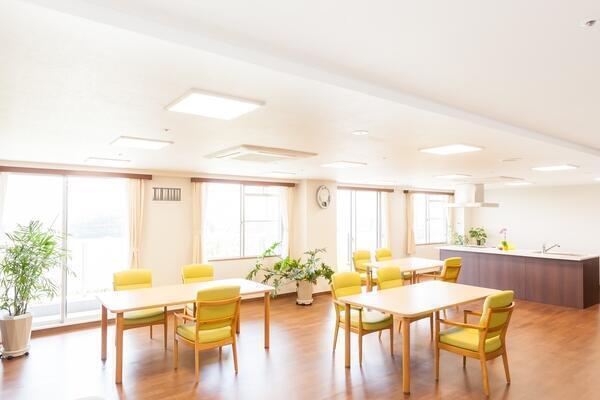 介護老人保健施設 薫楓苑（パート）の准看護師求人メイン写真3