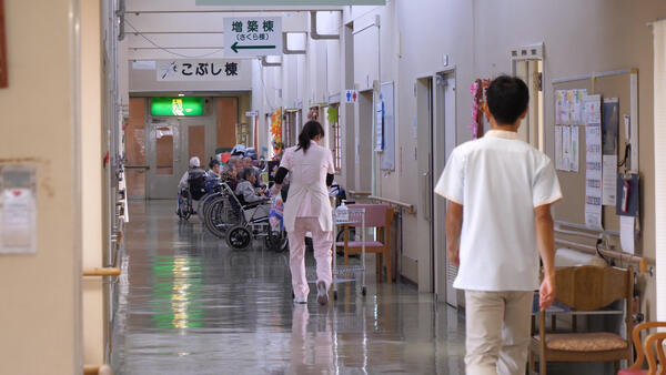 特別養護老人ホーム ゆのさと園（常勤）の介護福祉士求人メイン写真2