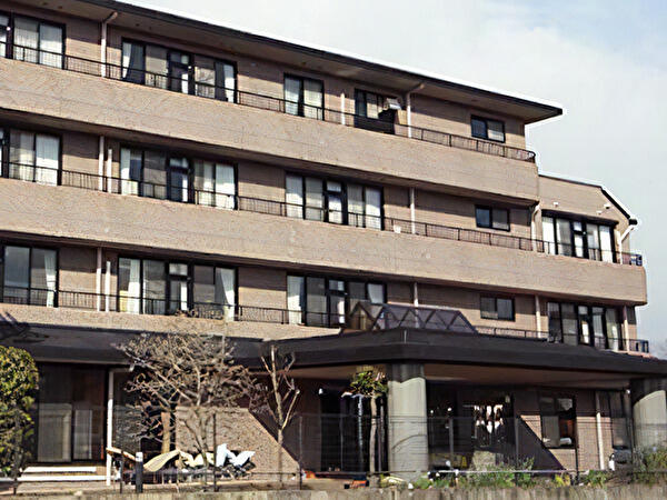 老人保健施設　六寿苑（常勤）の准看護師求人の写真