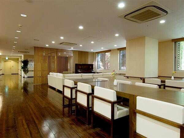 介護付有料老人ホーム ウイーザス荻窪（パート）の介護福祉士求人メイン写真4