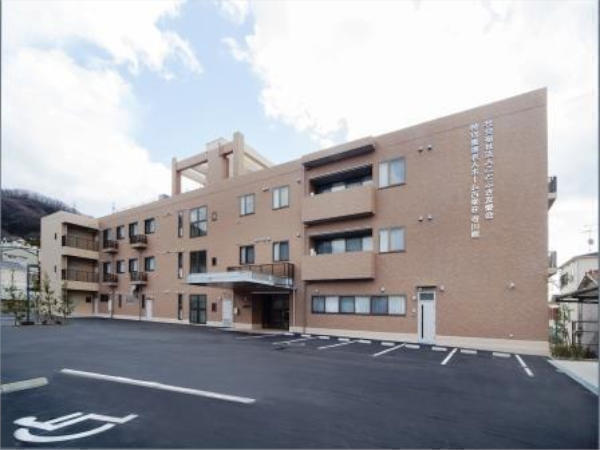 デイサービスセンター百楽荘寺川館（パート）の介護職求人の写真