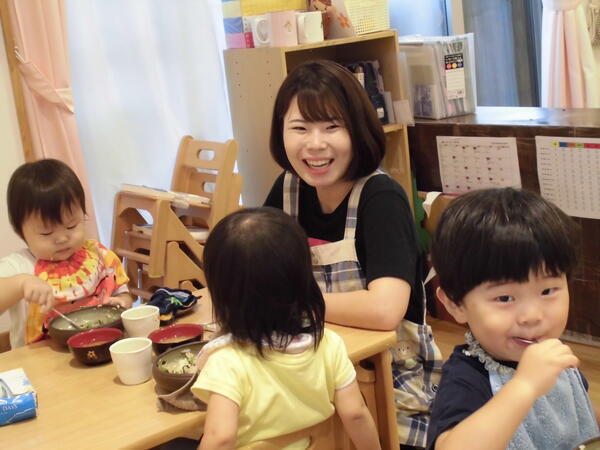 トレジャーキッズともぶち保育園（常勤）の保育士求人の写真