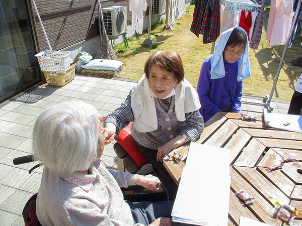 愛の家グループホーム 笛吹石和（正社員）の介護職求人メイン写真2