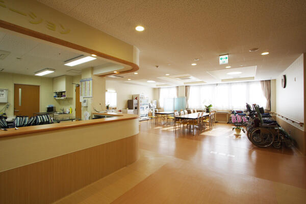 奈良西部病院（当直あり/常勤）の看護助手求人メイン写真2
