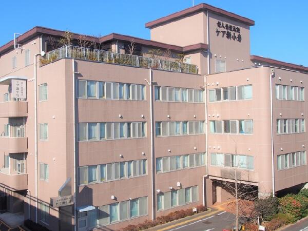 介護老人保健施設 ケア新小岩（常勤）の介護福祉士求人の写真