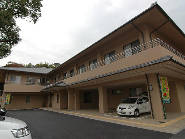 東山ケアセンターそよ風（契約社員）【特別報酬支給！】の調理師/調理員求人の写真