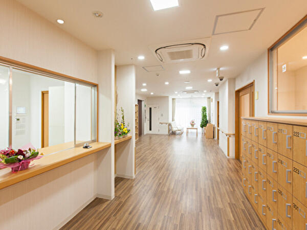 介護付き有料老人ホーム ドーミーときわ台（常勤）の介護福祉士求人メイン写真2