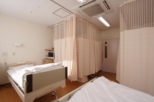 奈良西部病院（当直あり/常勤）の看護助手求人メイン写真3