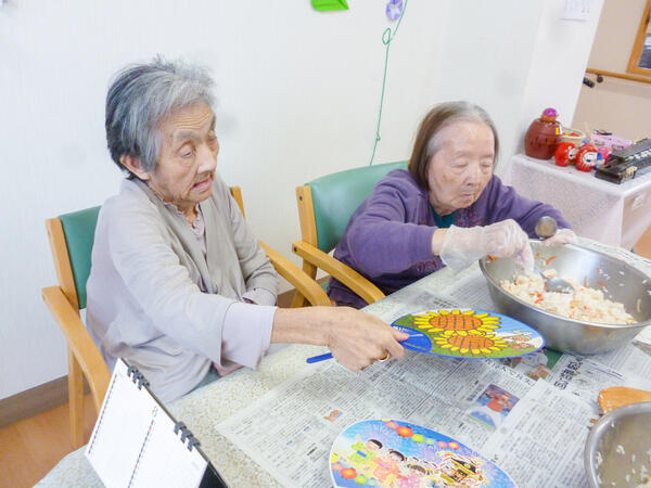 愛の家グループホーム 甲府増坪（契約社員）の介護職求人サブ写真1