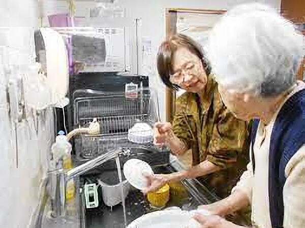 愛の家グループホーム 東浦和大間木(契約社員)の介護職求人サブ写真1