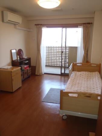 特別養護老人ホーム みたか紫水園（パート）の介護福祉士求人メイン写真4