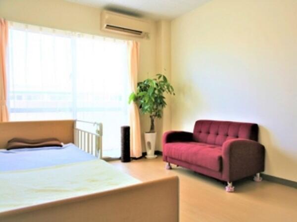 介護付有料老人ホーム うえた1号館（常勤）の准看護師求人メイン写真4