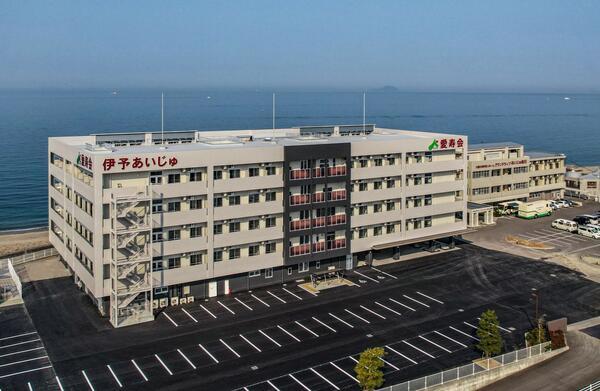 高齢者総合福祉施設 伊予あいじゅ（常勤）の介護職求人の写真