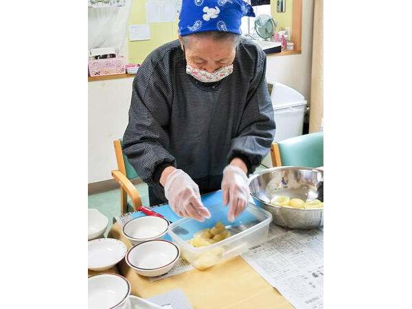 愛の家グループホーム 大宮吉野町(契約社員)の介護職求人サブ写真1