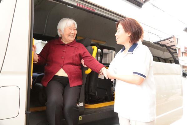 光音寺デイサービスセンター（パート）の送迎ドライバー求人メイン写真3