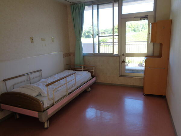 介護老人保健施設 大阪緑ヶ丘（常勤）の介護福祉士求人メイン写真4
