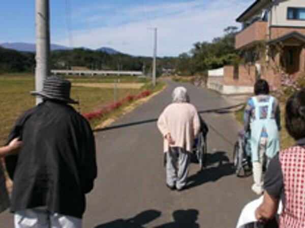 住宅型有料老人ホームこすもす園（常勤）の准看護師求人メイン写真4