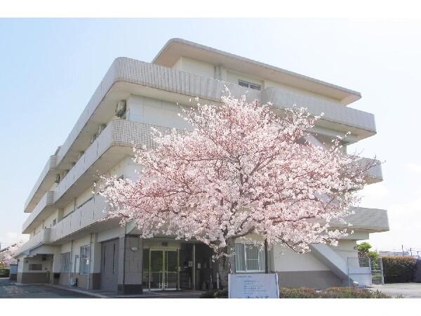 特別養護老人ホーム 粟生逢花苑(常勤)の介護職求人の写真