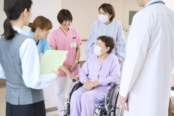 東葛飾病院（常勤）の介護職求人メイン写真1