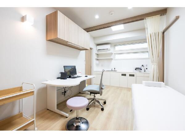 山内皮ふ科スキンケアクリニック（常勤）の看護助手求人メイン写真4