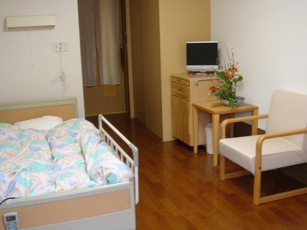 養護老人ホーム 楢の里（常勤）の准看護師求人メイン写真5