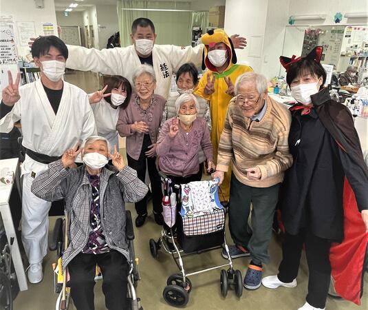 リハビリデイサービス 大きな手 鶴見橋（常勤）の理学療法士求人メイン写真4