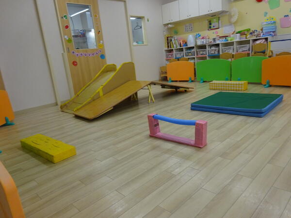 HOPPA八幡東園（遅番パート）の保育士求人メイン写真3