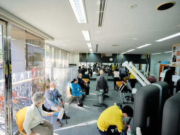 リハビリ専門デイサービス　リタポンテ余丁・市谷台町店（シニアトレーナー/常勤）の介護職求人メイン写真5