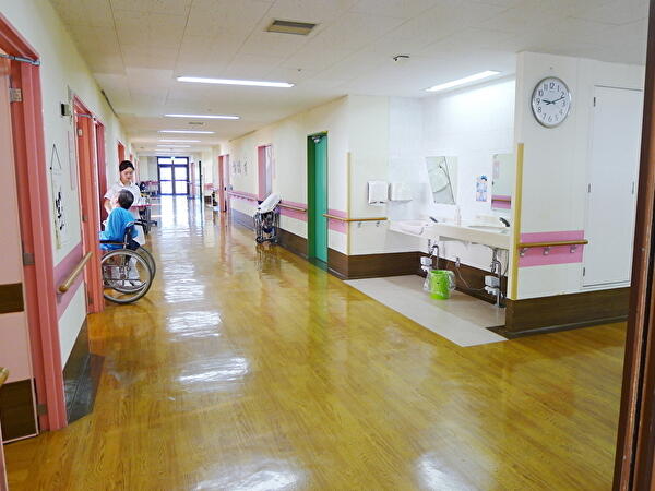 飯能靖和病院（常勤）の介護職求人メイン写真5