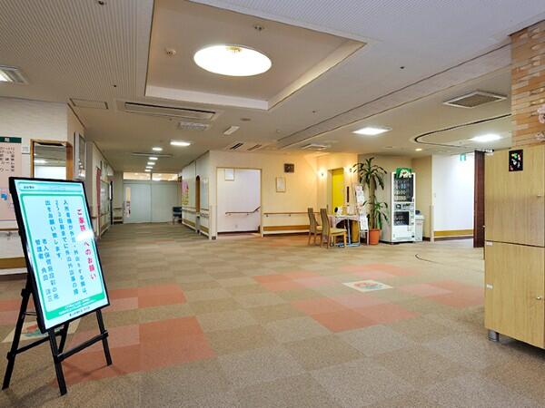 老人保健施設 彩の苑（常勤）の介護職求人メイン写真2